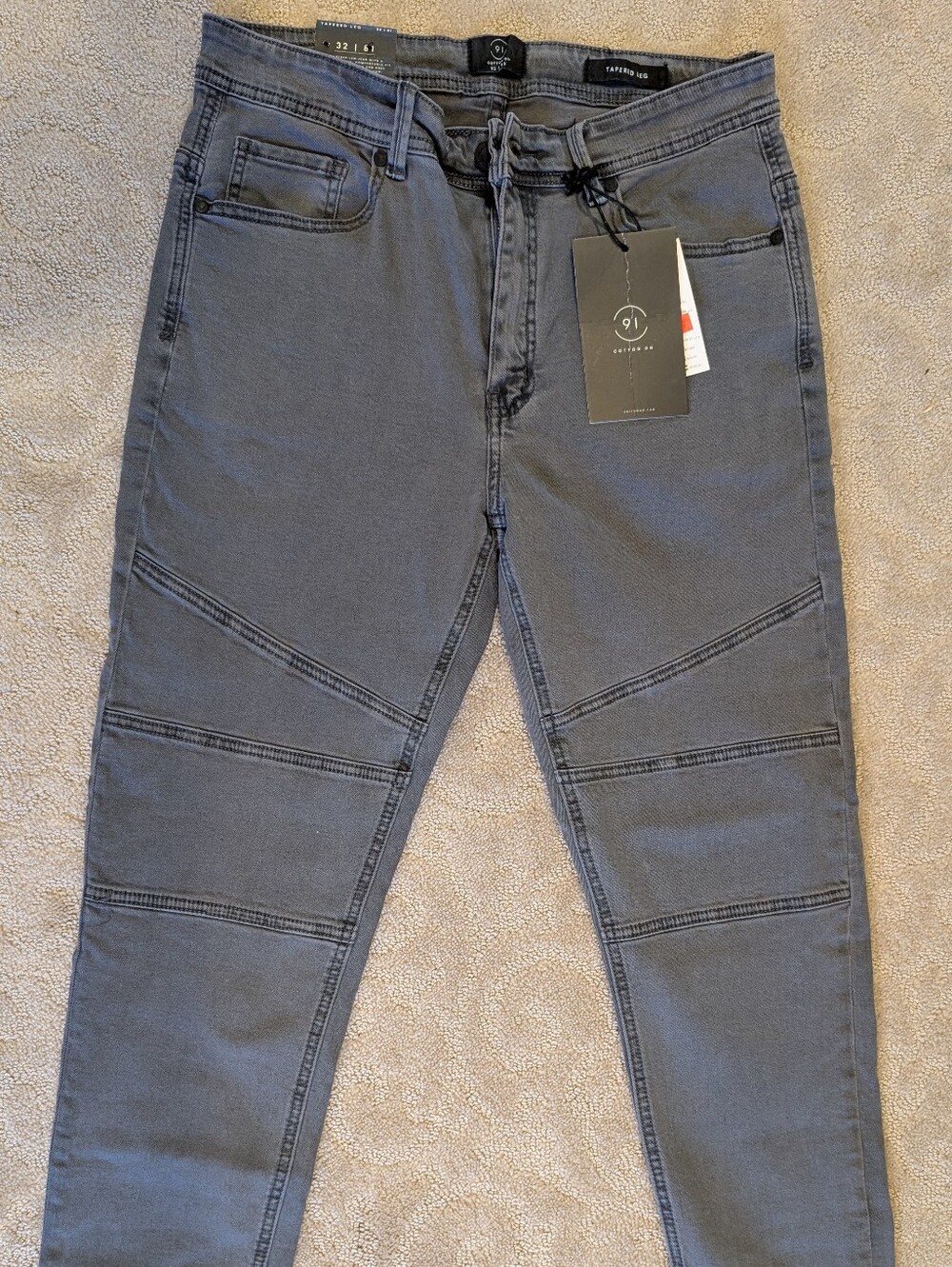 Cottonon Tapper Leg Jeans Men size 32 brand new with tag Cotton on